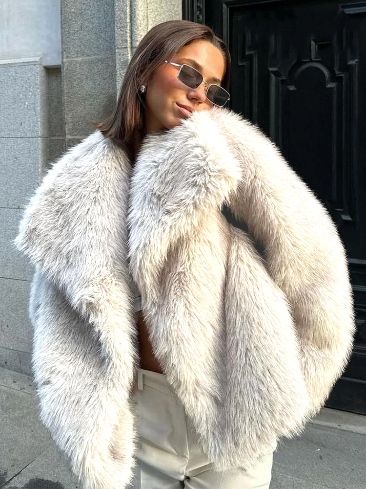 Amara faux fur vinterfrakke til damer | Varm pelsfrakke til kvinder | Stilfuld efterårs- og vinterfrakke i off-white | Blødt og luksuriøst look til kolde dage