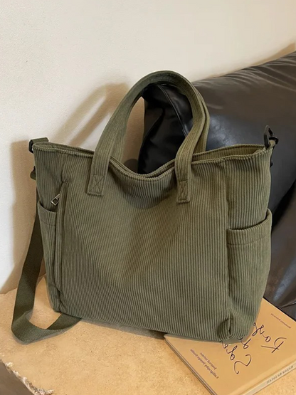 Maya square corduroy shoulder bag | Shopper og håndtaske til kvinder | Stilfuld taske i grøn | Rummelig og praktisk taske med moderne appeal